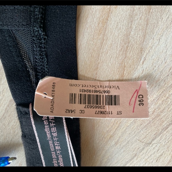 Victoria’s Secret Very Sexy Plunge Bra Black - Picture 8 of 9